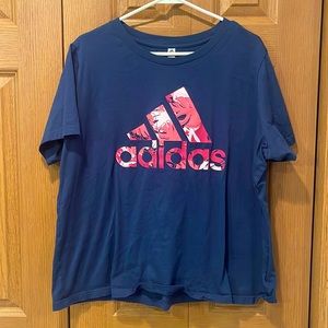 New without tags adidas shirt!! Never worn! 3x but short!
